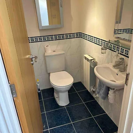 Three Bedroom Family With Gym!