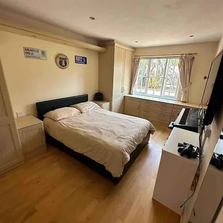 Three Bedroom Family With Gym! بيت للعطل