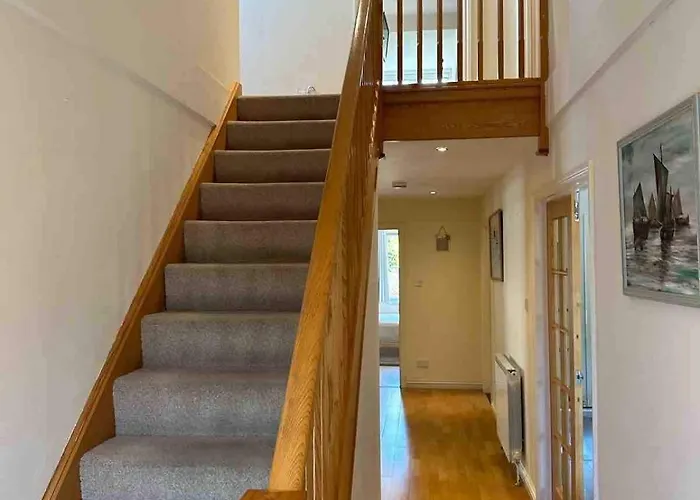 Three Bedroom Family With Gym!