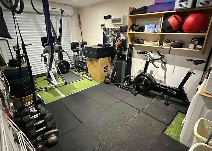 Three Bedroom Family With Gym! *