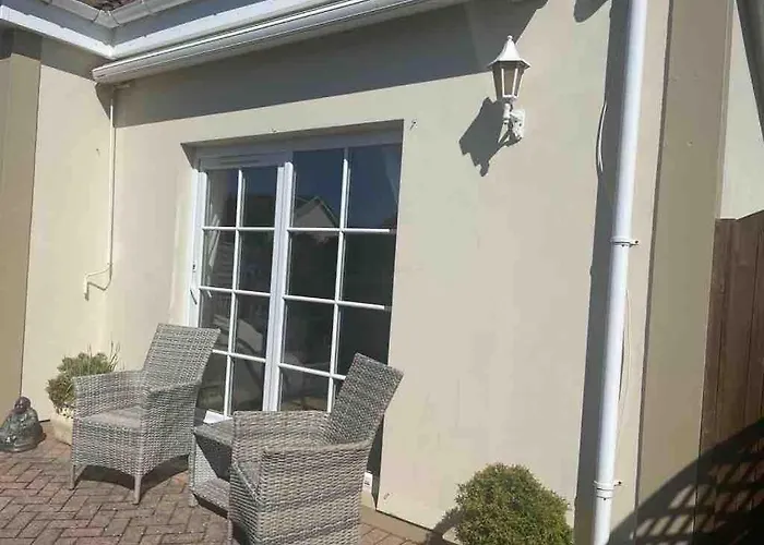 Three Bedroom Family With Gym! *