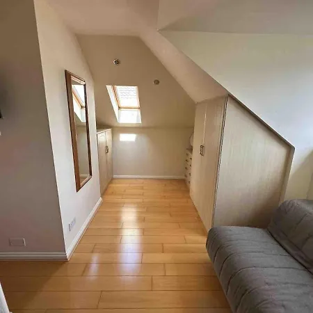 Three Bedroom Family With Gym! Holiday home