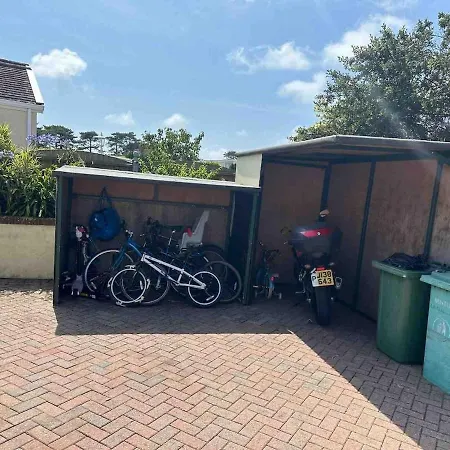 Three Bedroom Family With Gym! Holiday home St Brelade