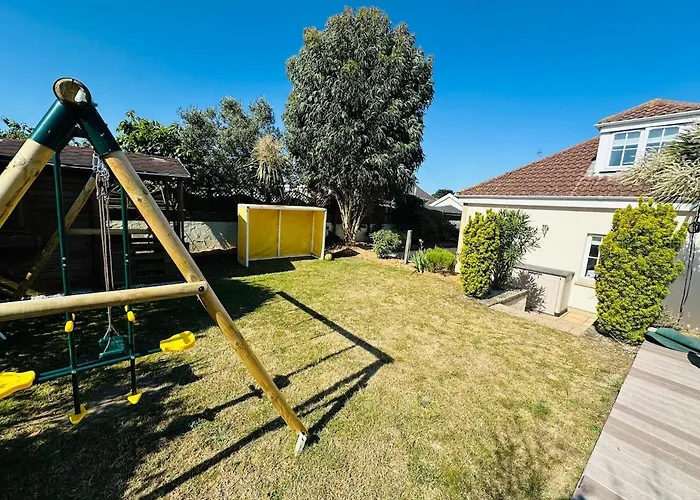 Dom wakacyjny Three Bedroom Family With Gym! Jersey Channel Islan